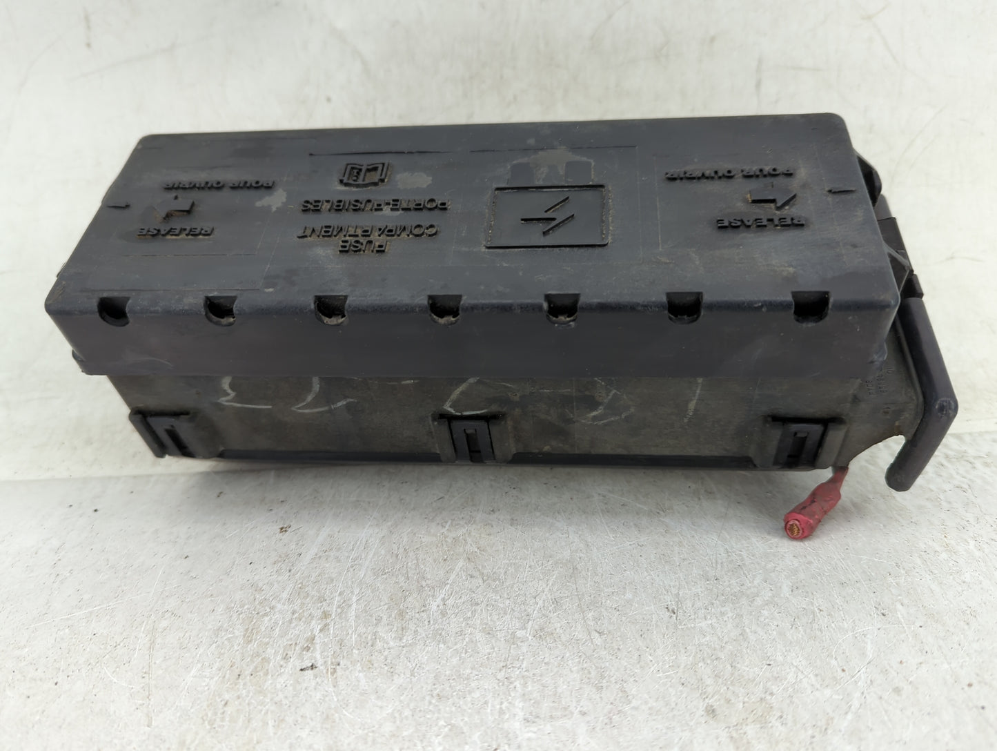 2000-2001 Ford Taurus Fusebox Fuse Box Panel Relay Module Fits Fits 2000 2001 OEM Used Auto Parts - Oemusedautoparts1.com