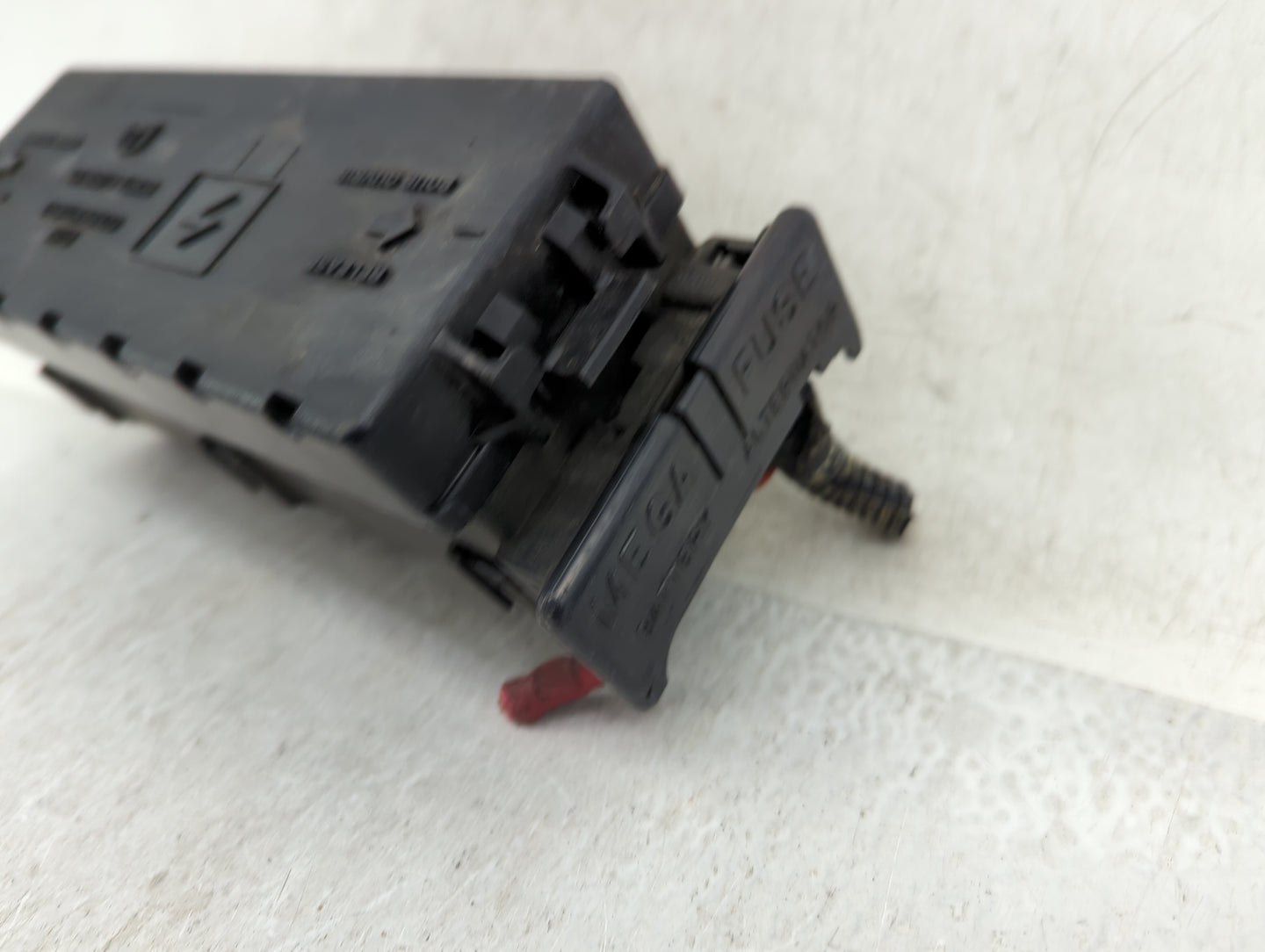 2000-2001 Ford Taurus Fusebox Fuse Box Panel Relay Module Fits Fits 2000 2001 OEM Used Auto Parts - Oemusedautoparts1.com