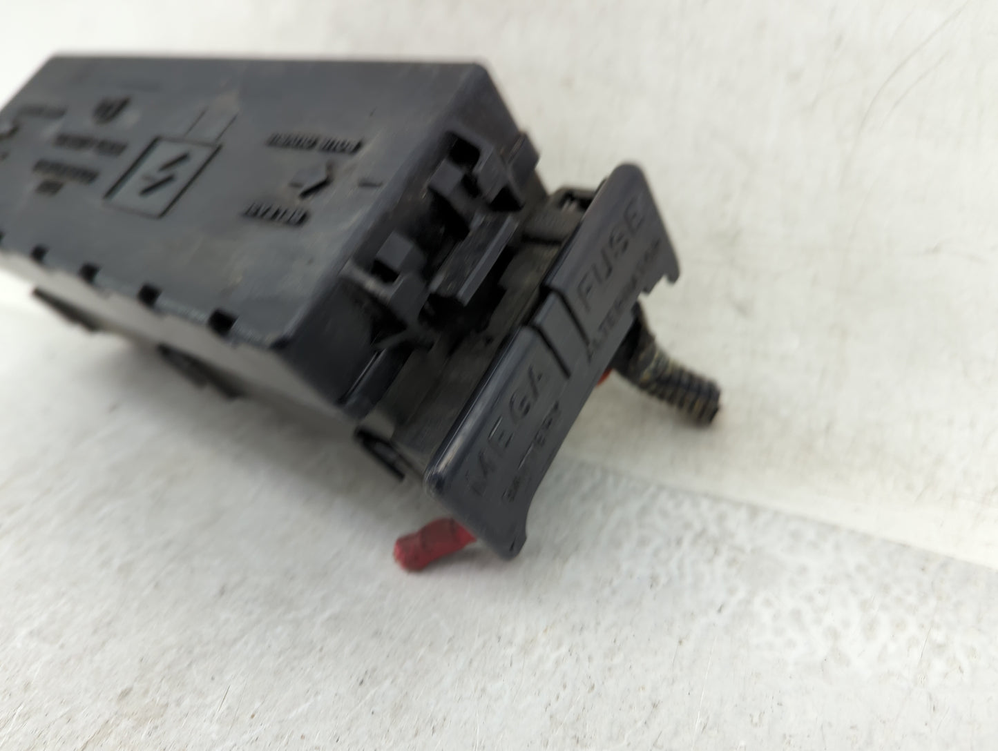 2000-2001 Ford Taurus Fusebox Fuse Box Panel Relay Module Fits Fits 2000 2001 OEM Used Auto Parts - Oemusedautoparts1.com