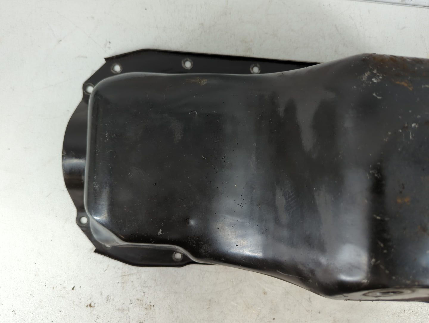 2000-2001 Ford Taurus Engine Oil Pan P/N:022101A XF2E 6675 BB Fits Fits 1999 2000 2001 OEM Used Auto Parts - Oemusedautopart