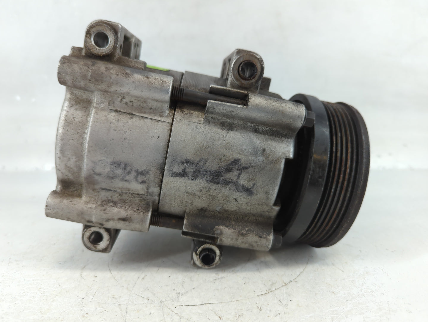 1997-2001 Ford Taurus Air Conditioning A/c Ac Compressor Oem - Oemusedautoparts1.com