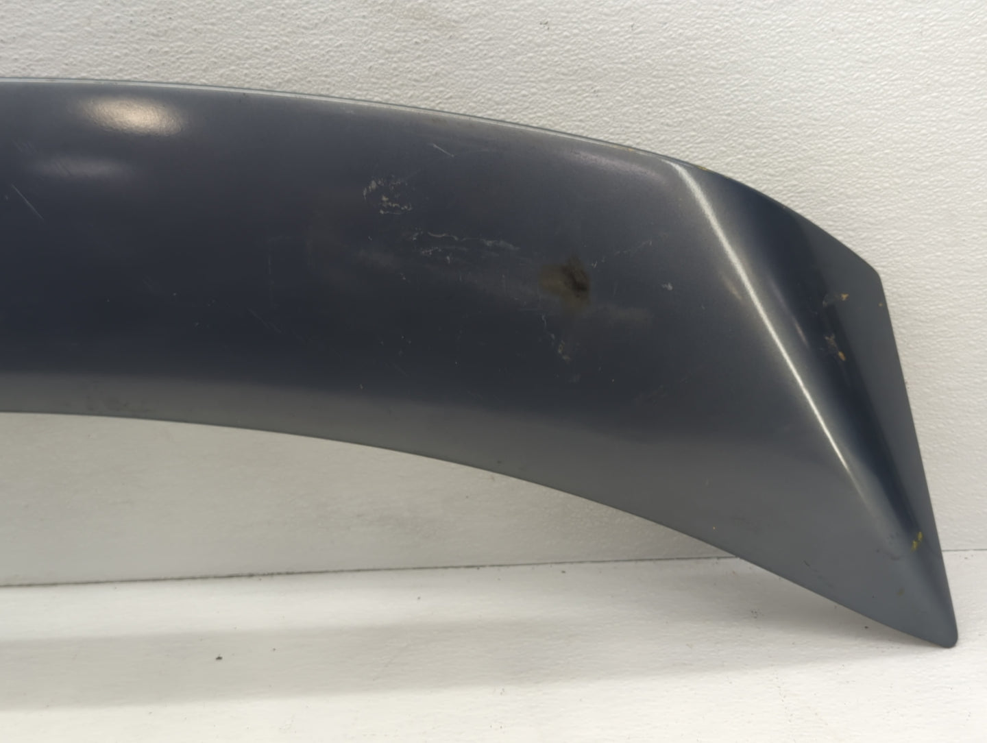 2000-2007 Ford Taurus Rear Spoiler Oem 926931 - Oemusedautoparts1.com