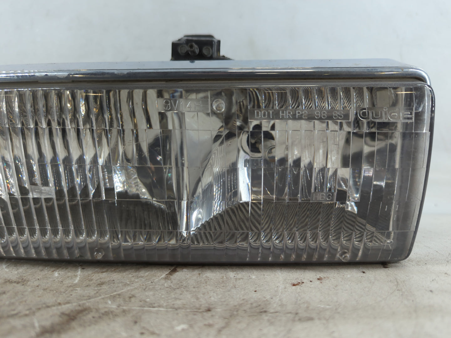 Gmc Chevrolet Passenger Right Oem Head Light Headlight Lamp - Oemusedautoparts1.com