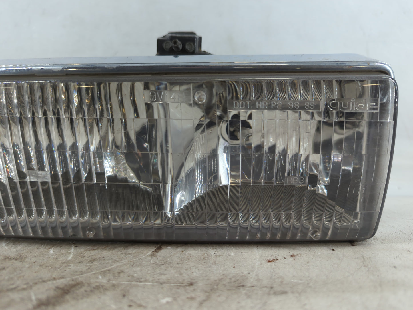 Gmc Chevrolet Passenger Right Oem Head Light Headlight Lamp - Oemusedautoparts1.com