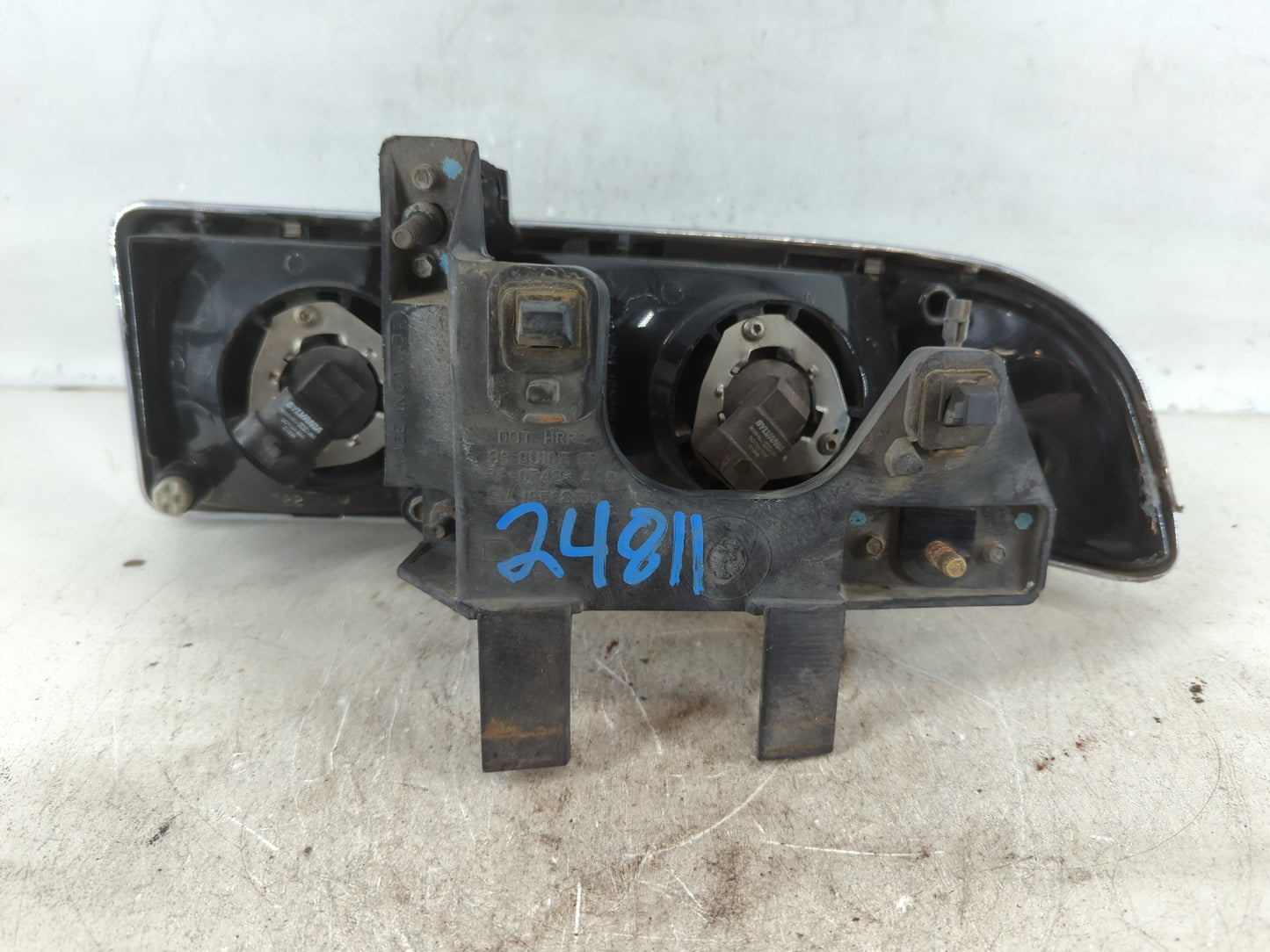 Gmc Chevrolet Passenger Right Oem Head Light Headlight Lamp - Oemusedautoparts1.com