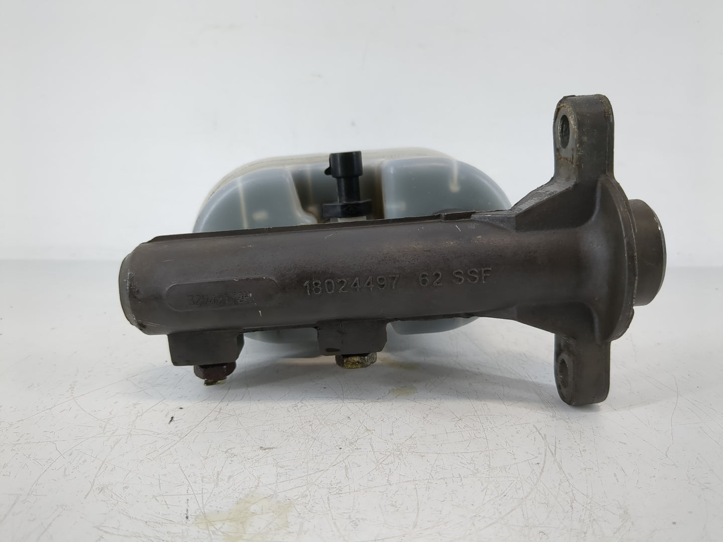 Gmc Chevrolet Brake Master Cylinder - Oemusedautoparts1.com