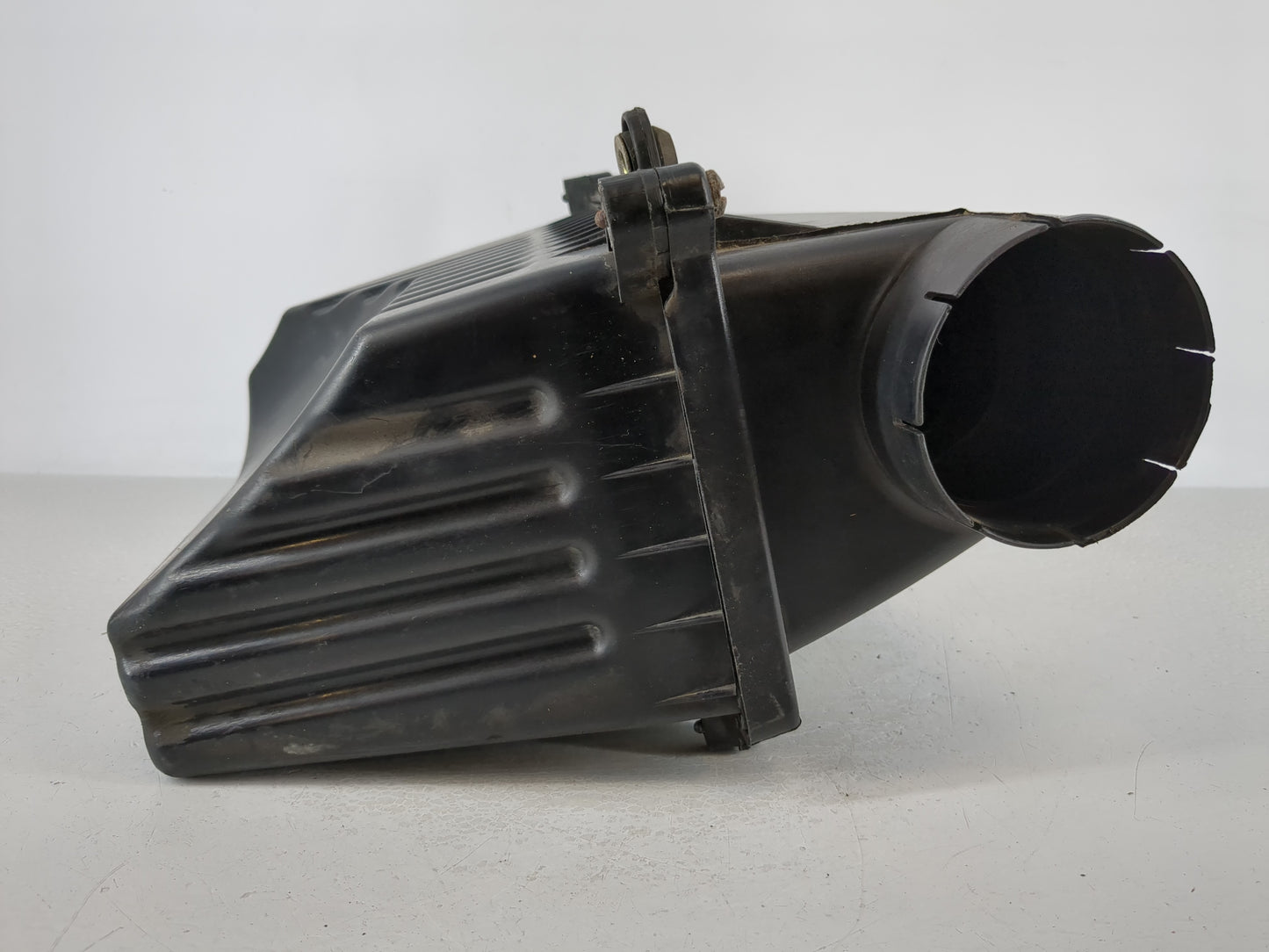 Gmc Chevrolet Air Cleaner Intake-duct Hose Tube - Oemusedautoparts1.com