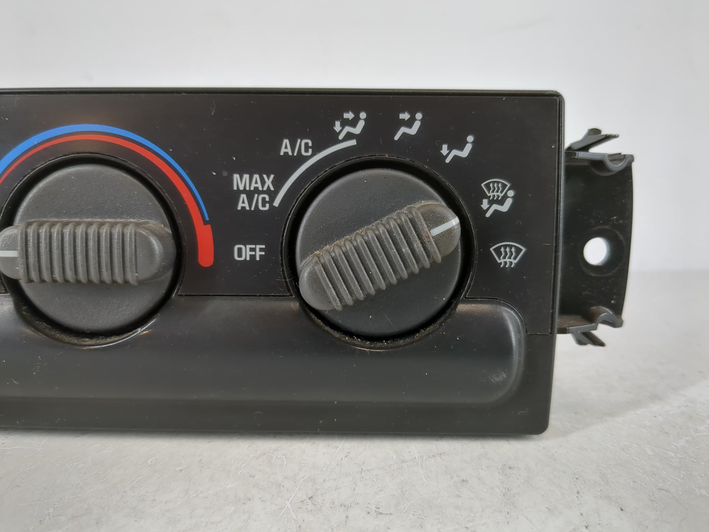 2001 Gmc Chevrolet Climate Control Module Temperature AC/Heater Replacement P/N:162505450309 Fits Fits 1999 2000 2002 2003 2