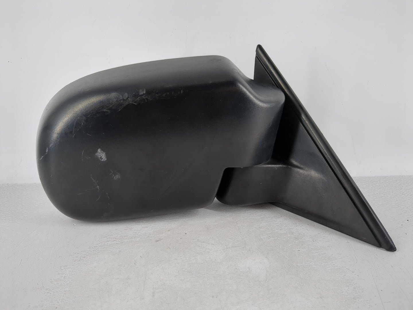 Gmc Chevrolet Passenger Right Side View Manual Door Mirror Black - Oemusedautoparts1.com