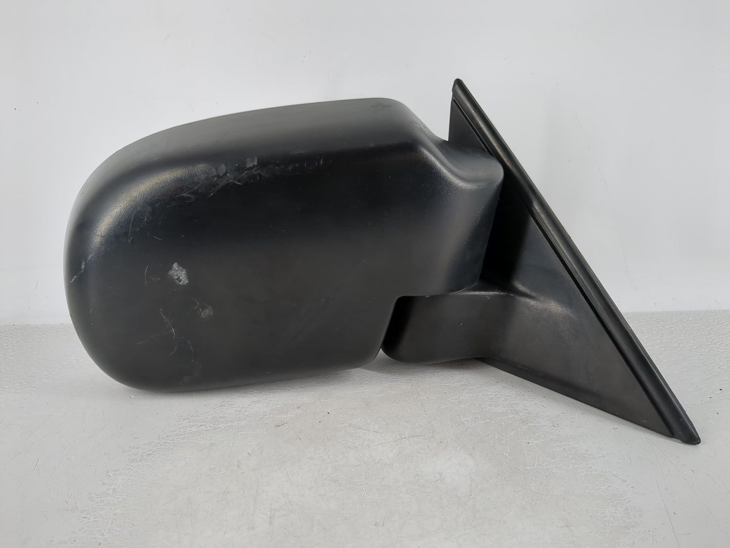 Gmc Chevrolet Passenger Right Side View Manual Door Mirror Black - Oemusedautoparts1.com