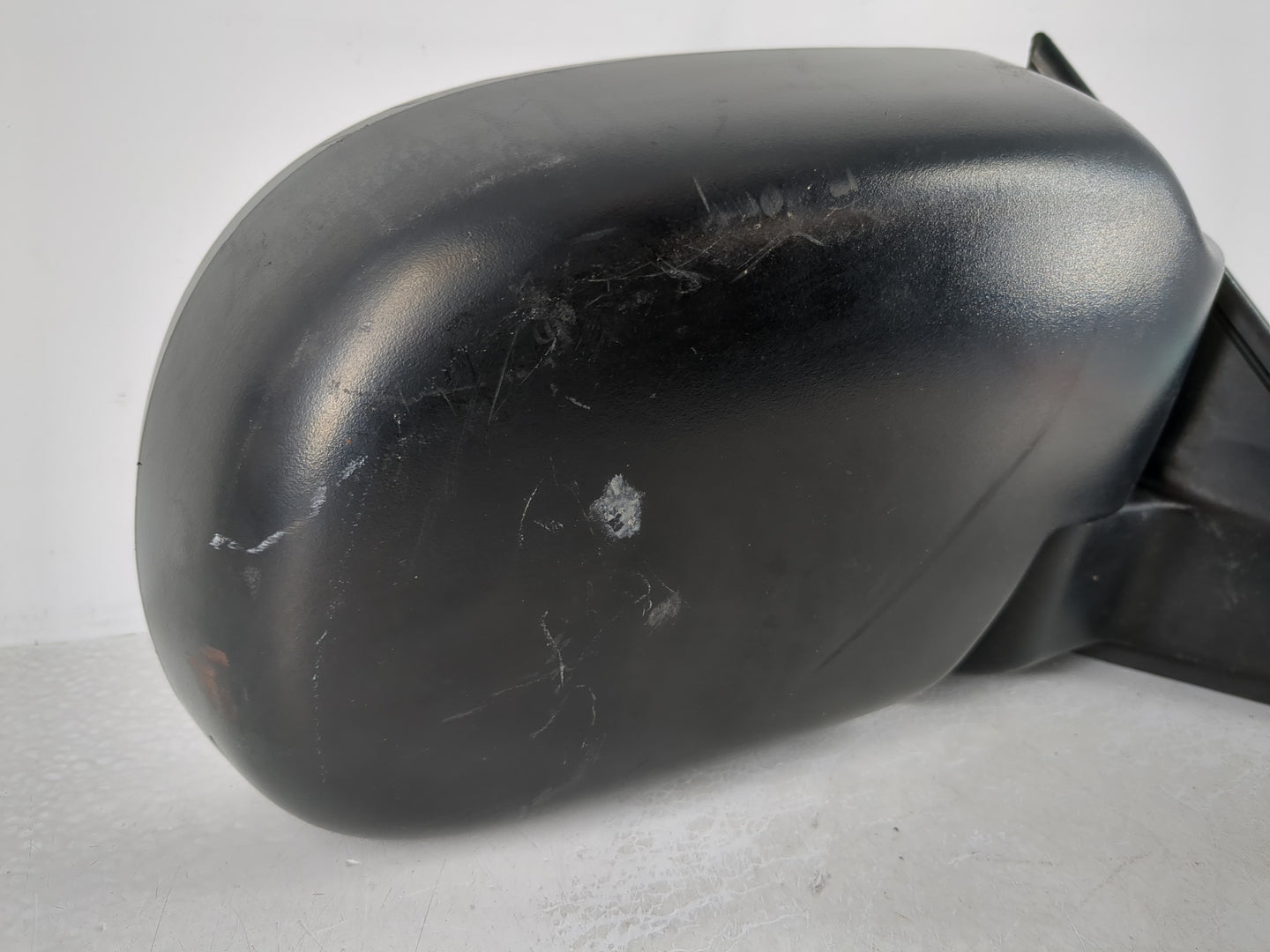 Gmc Chevrolet Passenger Right Side View Manual Door Mirror Black - Oemusedautoparts1.com