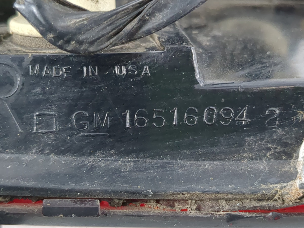 Gmc Chevrolet Driver Left Side Deck Lid Mounted Tail Light - Oemusedautoparts1.com