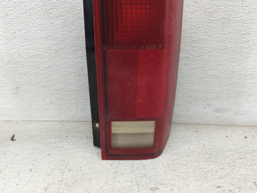1985-2005 Gmc Safari Tail Light Assembly Passenger Right OEM Fits OEM Used Auto Parts