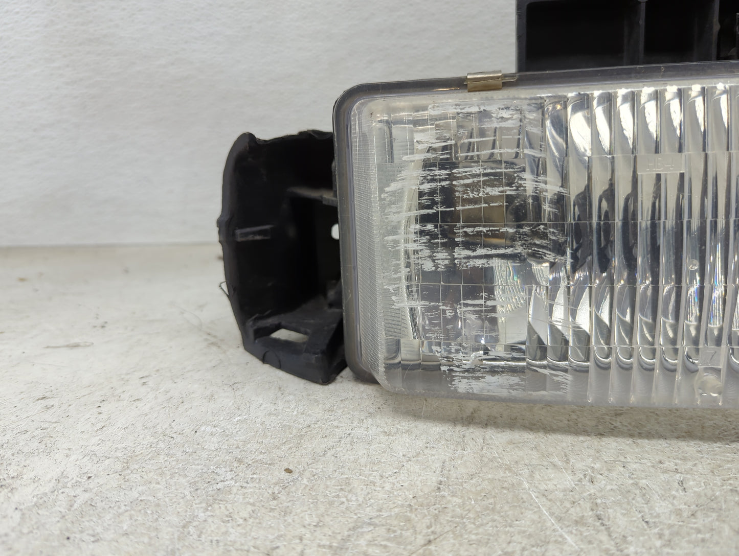 1995-2005 Gmc Safari Passenger Right Oem Head Light Headlight Lamp - Oemusedautoparts1.com