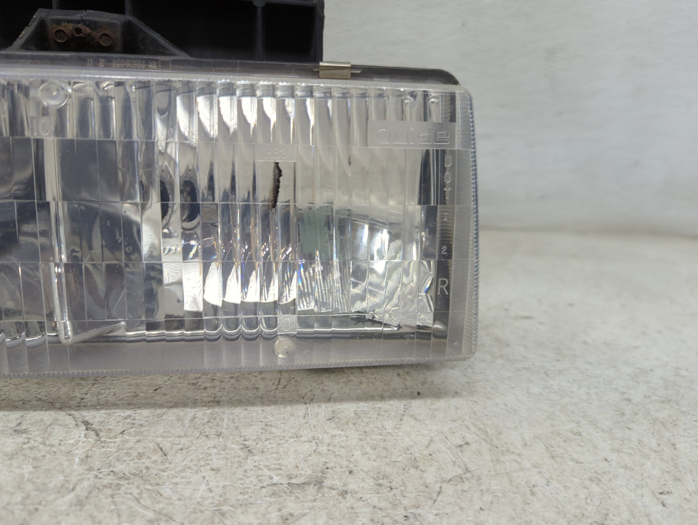 1995-2005 Gmc Safari Passenger Right Oem Head Light Headlight Lamp - Oemusedautoparts1.com