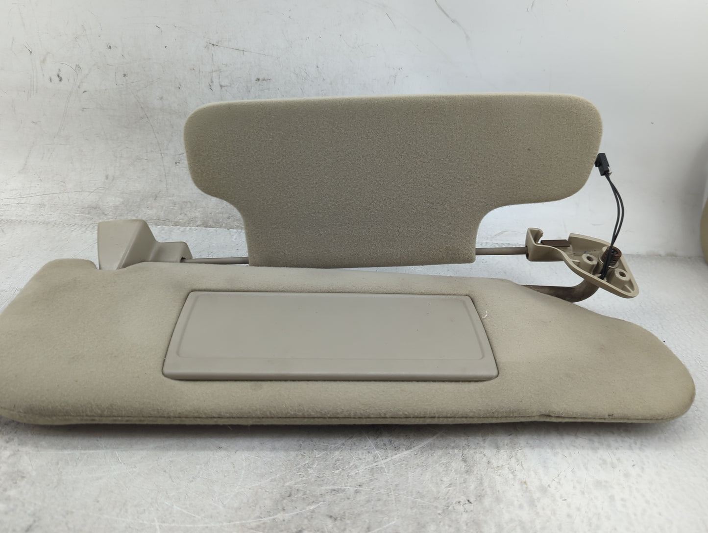 2000-2005 Gmc Safari Sun Visor Shade Replacement Passenger Right Mirror Fits Fits 2000 2001 2002 2003 2004 2005 OEM Used Aut