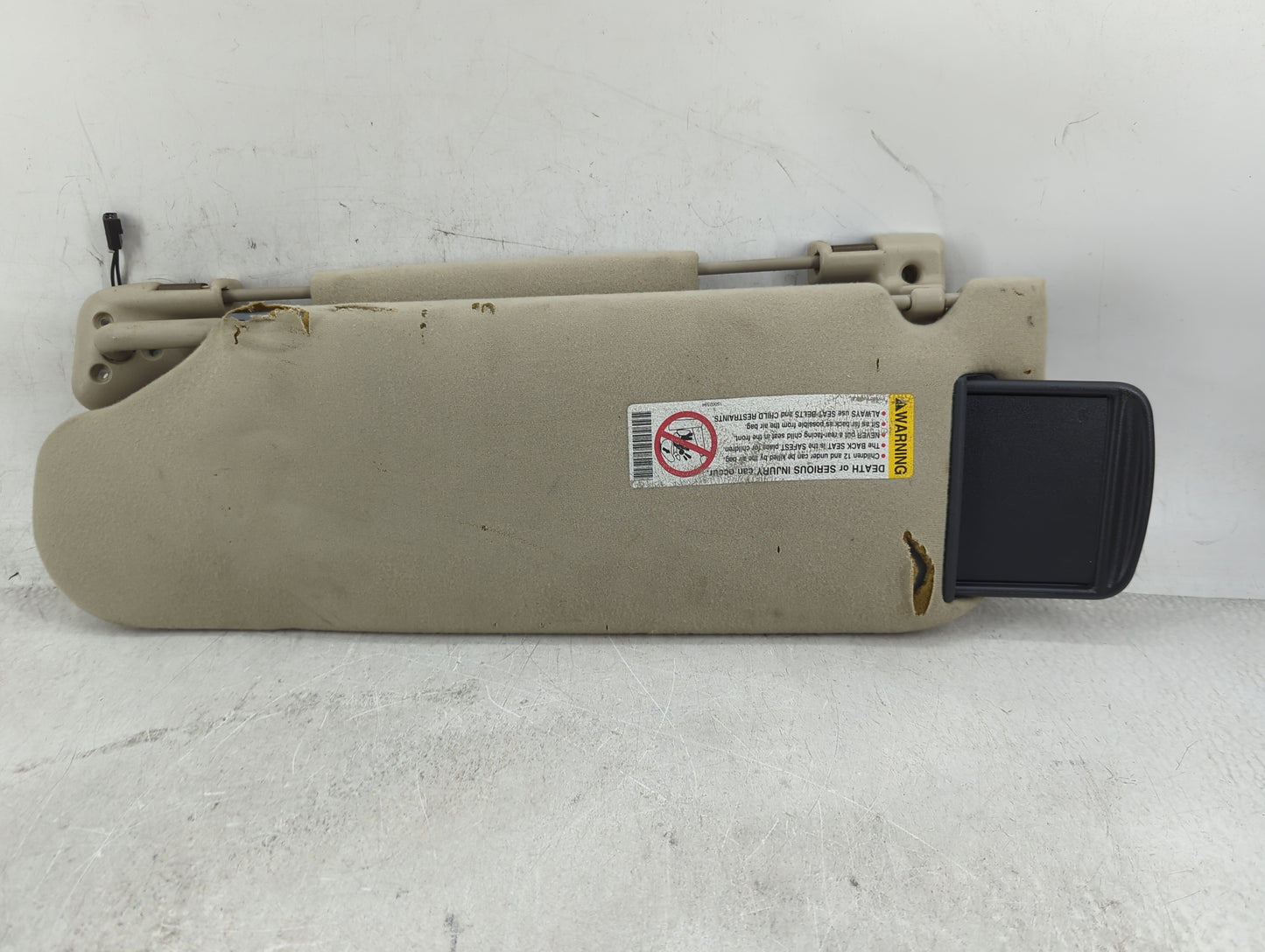 2000-2005 Gmc Safari Sun Visor Shade Replacement Passenger Right Mirror Fits Fits 2000 2001 2002 2003 2004 2005 OEM Used Aut