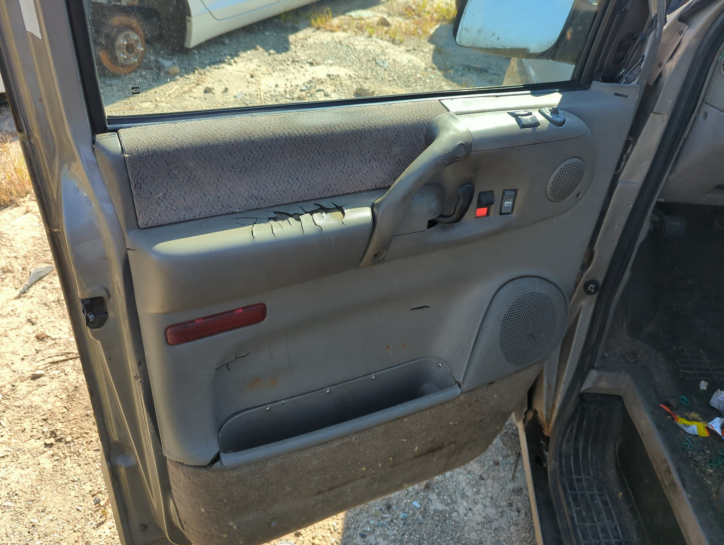 2001 Gmc Safari Front Left Driver Interior Door Panel Trim - Oemusedautoparts1.com