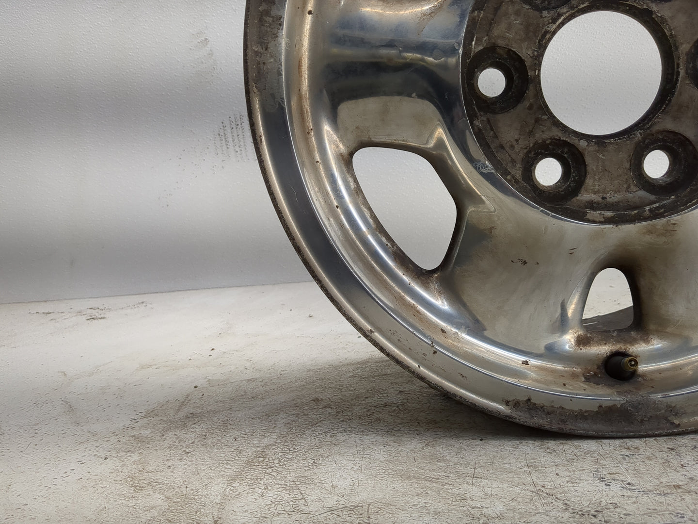 1999-2003 Gmc Sierra 1500 Oem Wheel Rim 1211554 - Oemusedautoparts1.com