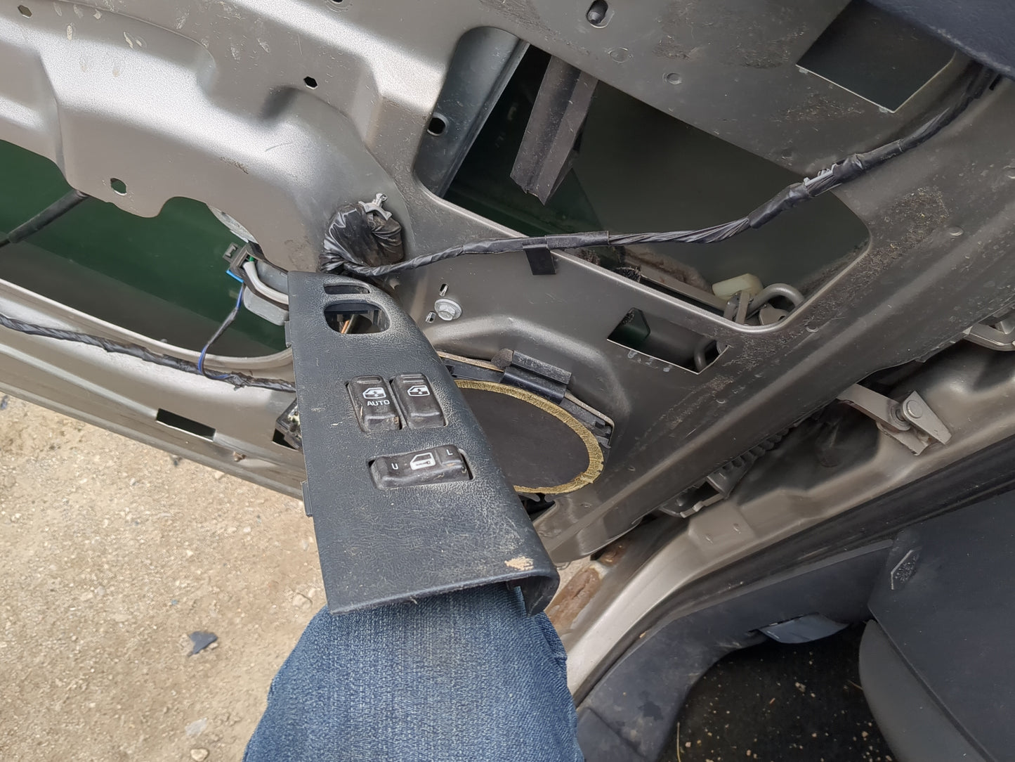 2000-2002 Gmc Sierra 1500 Master Power Window Switch Replacement Driver Side Left Fits Fits 2000 2001 2002 OEM Used Auto Par