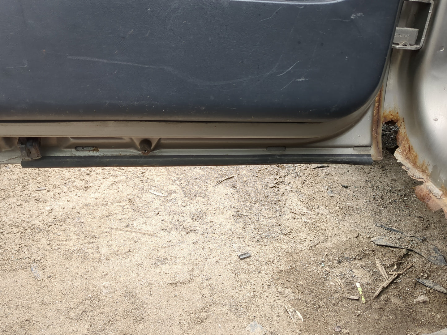 1999-2007 Gmc Sierra 1500 Passenger Rear Door Oem - Oemusedautoparts1.com