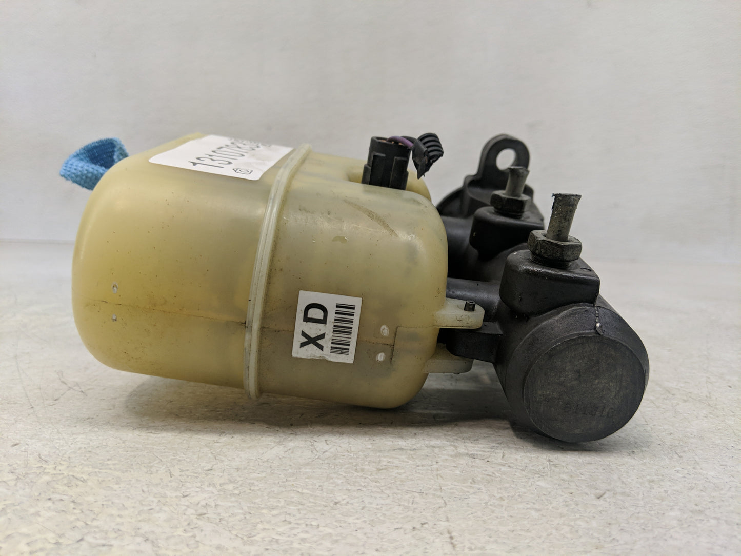 1999-2002 Gmc Sierra 1500 Brake Master Cylinder - Oemusedautoparts1.com
