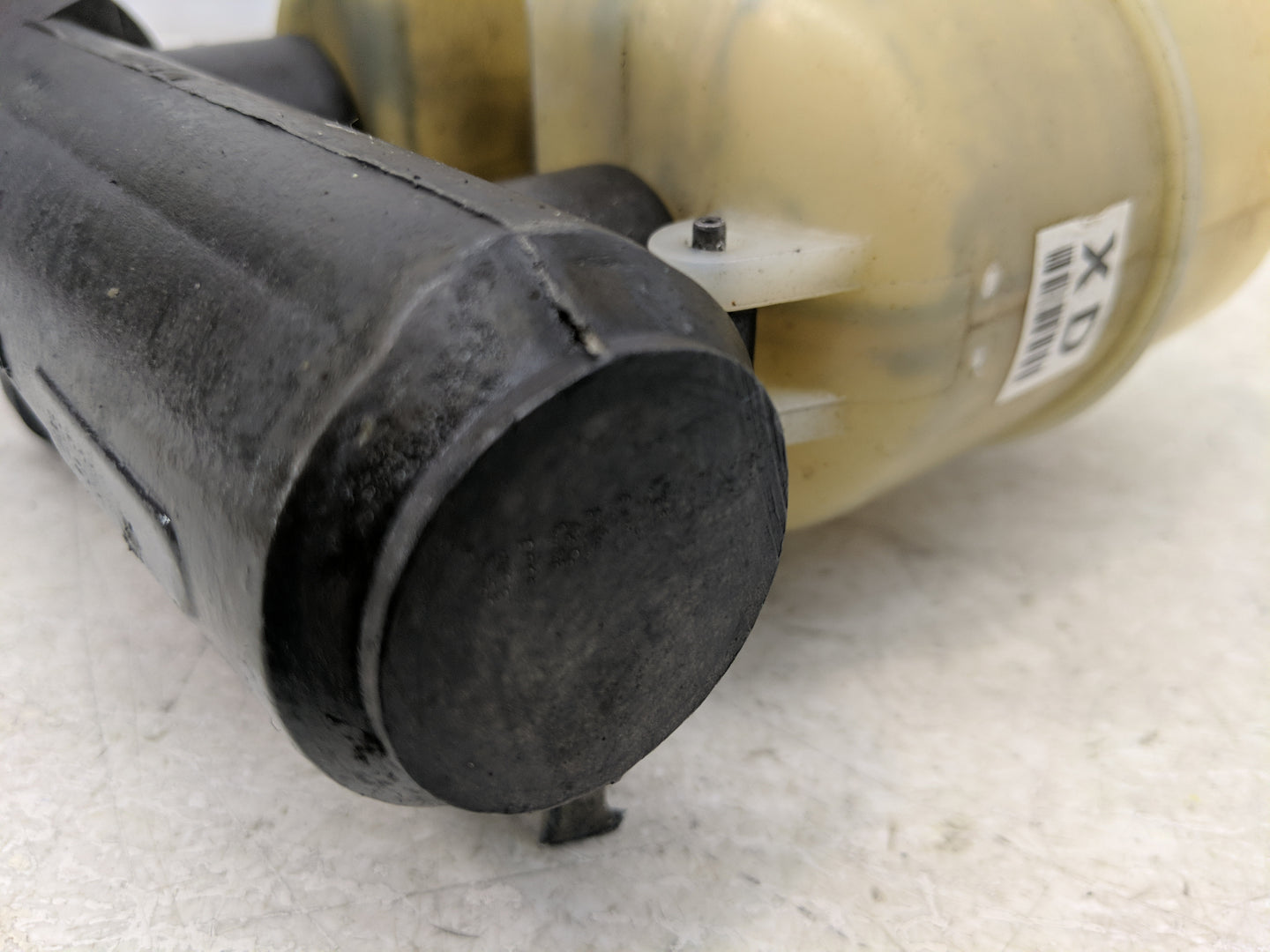 1999-2002 Gmc Sierra 1500 Brake Master Cylinder - Oemusedautoparts1.com