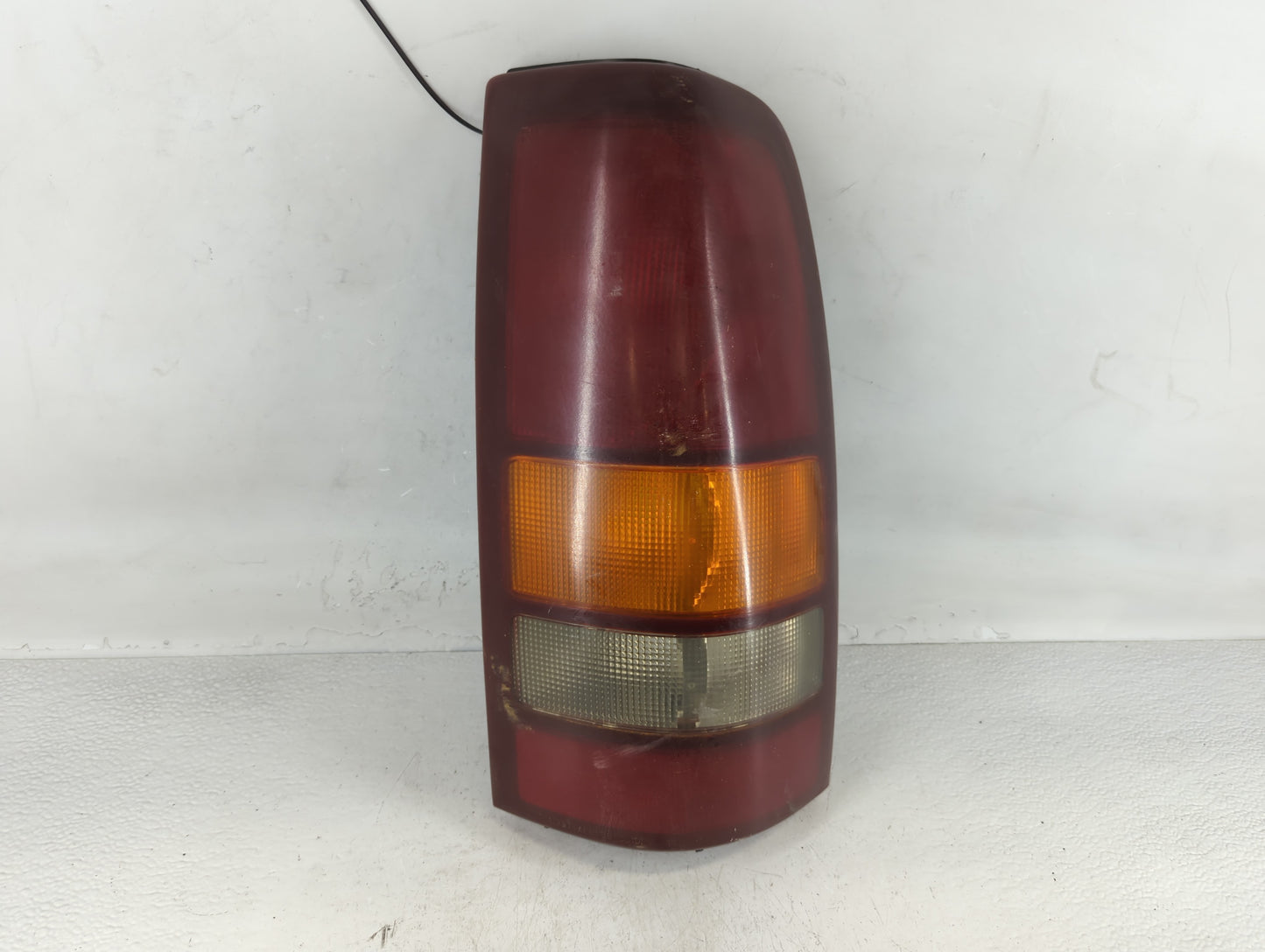 1999-2003 Gmc Sierra 1500 Tail Light Assembly Passenger Right OEM P/N:16524824 16524516 Fits Fits 1999 2000 2001 2002 2003 O
