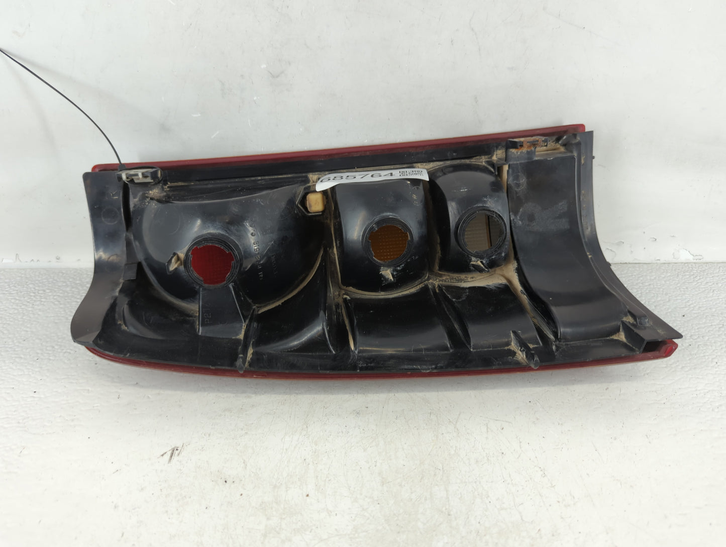 1999-2003 Gmc Sierra 1500 Tail Light Assembly Passenger Right OEM P/N:16524824 16524516 Fits Fits 1999 2000 2001 2002 2003 O