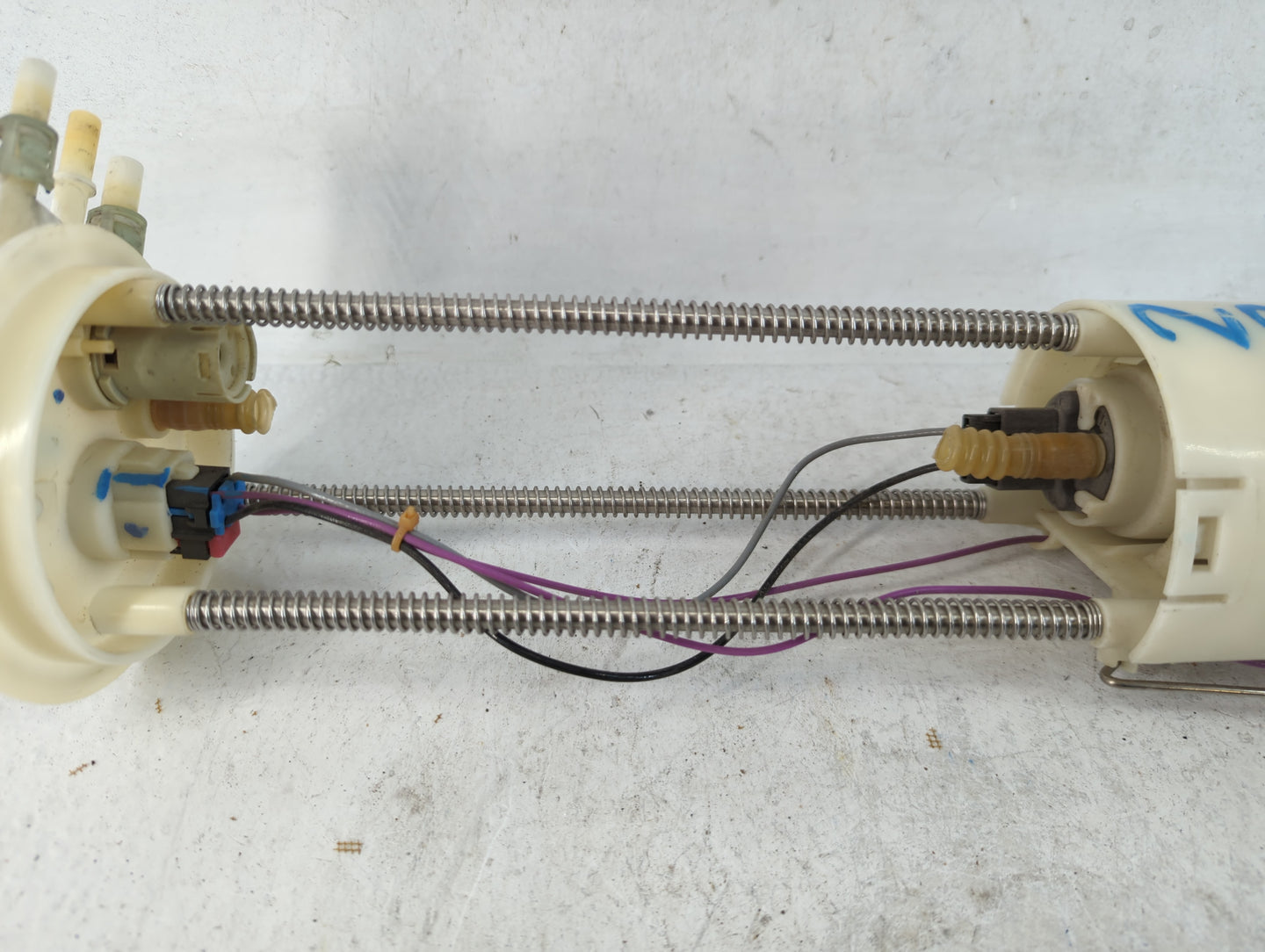 1999-2002 Gmc Sierra 1500 Electrical Gas Fuel Pump Assembly - Oemusedautoparts1.com