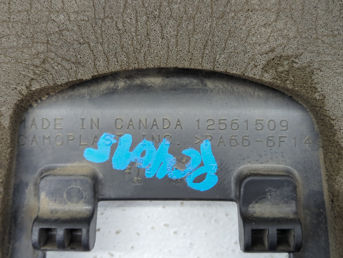 2001 Gmc Sierra 2500 Engine Cover - Oemusedautoparts1.com