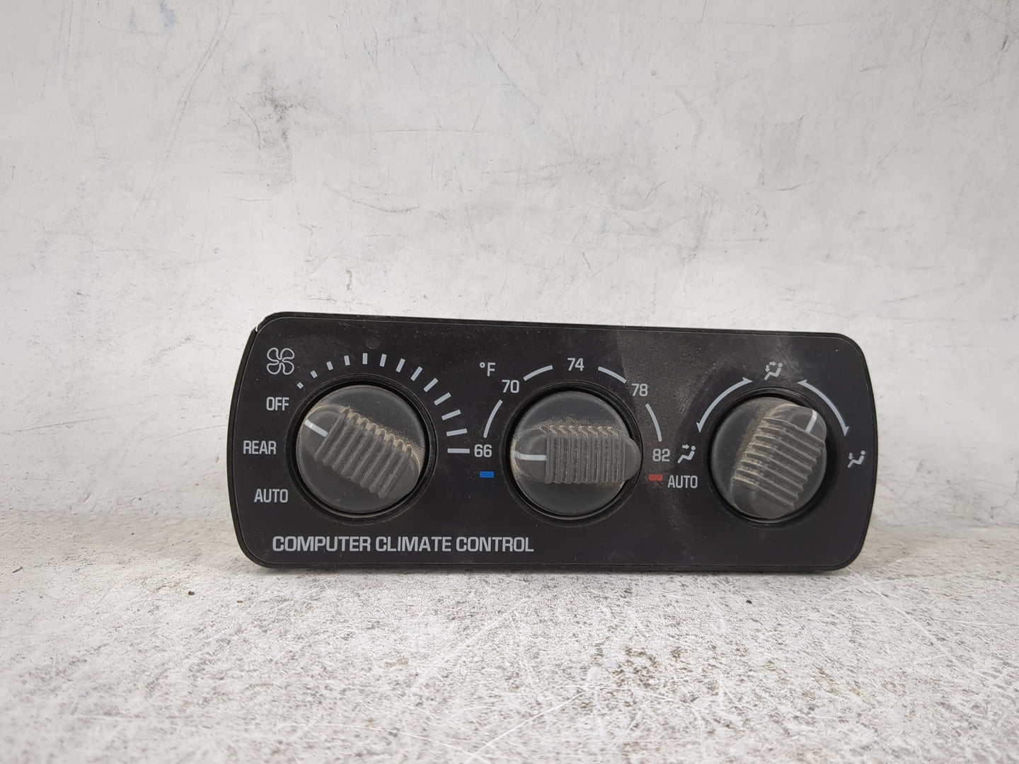 2001 Gmc Yukon Climate Control Module Temperature AC/Heater Replacement P/N:15748172 Fits OEM Used Auto Parts - Oemusedautop