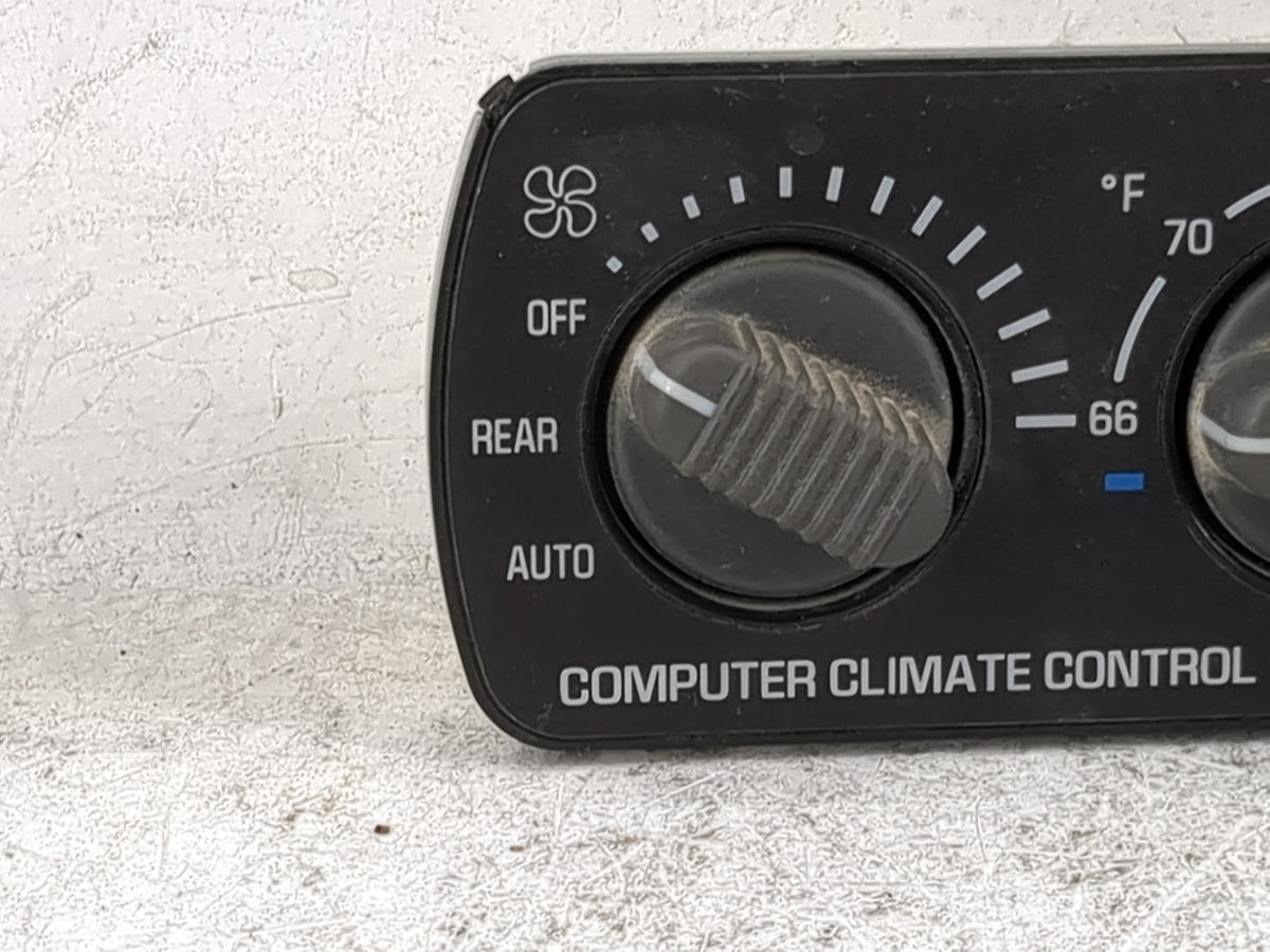 2000-2002 Gmc Yukon Climate Control Module Temperature AC/Heater Replacement P/N:15748172 Fits Fits 2000 2001 2002 OEM Used 