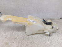 2000-2005 Gmc Yukon Windshield Washer Fluid Reservoir Bottle Oem 1499515 - Oemusedautoparts1.com