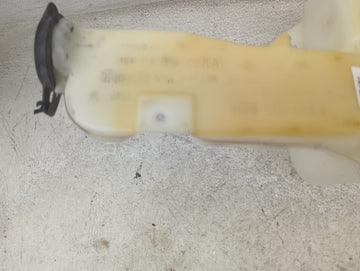 2000-2005 Gmc Yukon Windshield Washer Fluid Reservoir Bottle Oem 1499515