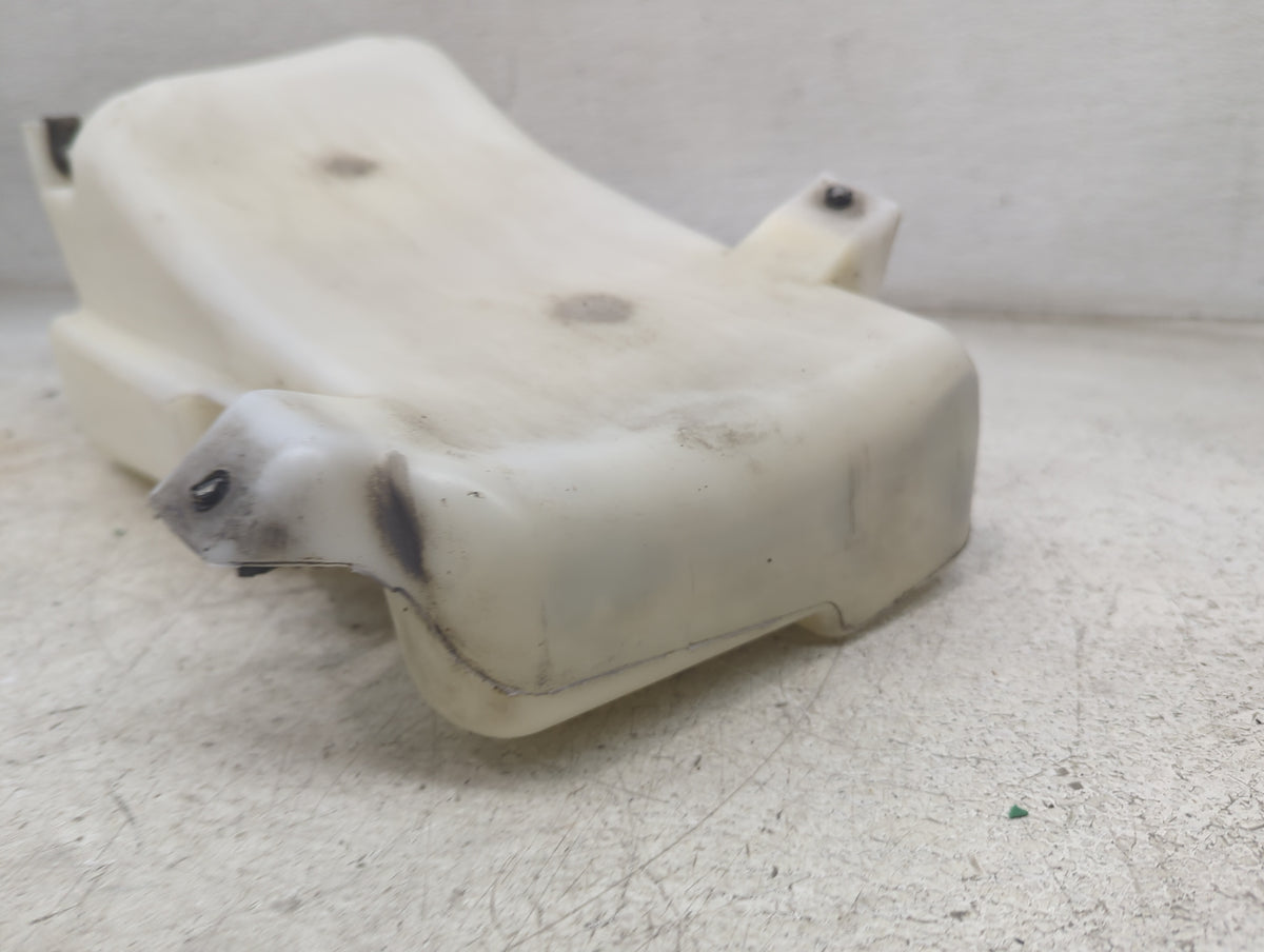2000-2005 Gmc Yukon Windshield Washer Fluid Reservoir Bottle Oem 1499515 - Oemusedautoparts1.com