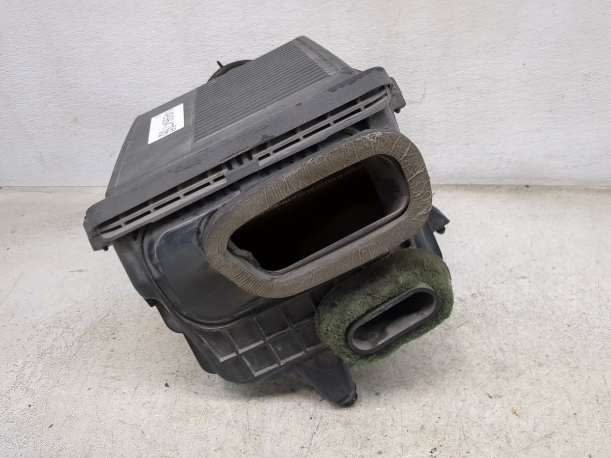 2000-2006 Gmc Yukon Air Cleaner Intake-duct Hose Tube 1499647 - Oemusedautoparts1.com