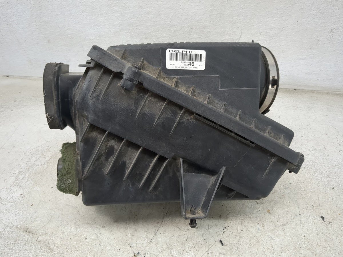 2000-2006 Gmc Yukon Air Cleaner Intake-duct Hose Tube 1499647 - Oemusedautoparts1.com