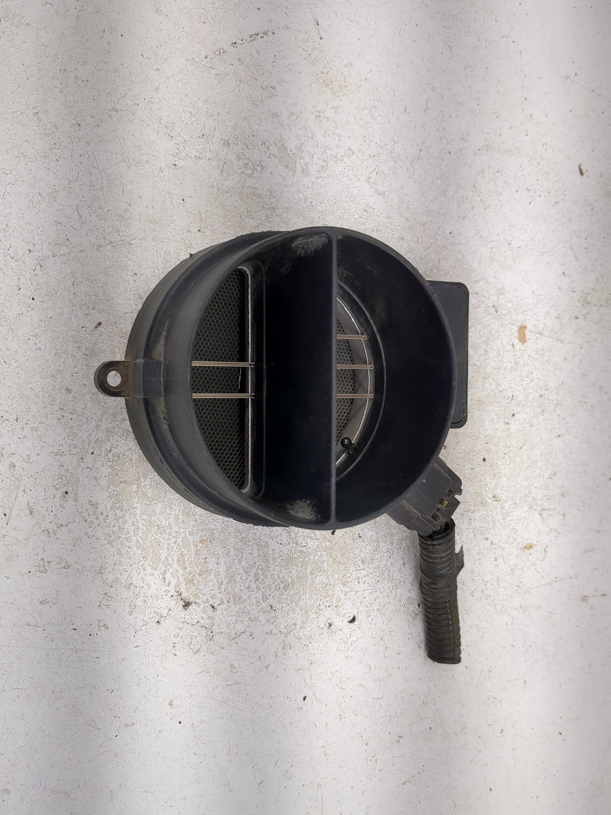 2000-2006 Gmc Yukon Mass Air Flow Meter Maf Sensor 1499923 - Oemusedautoparts1.com