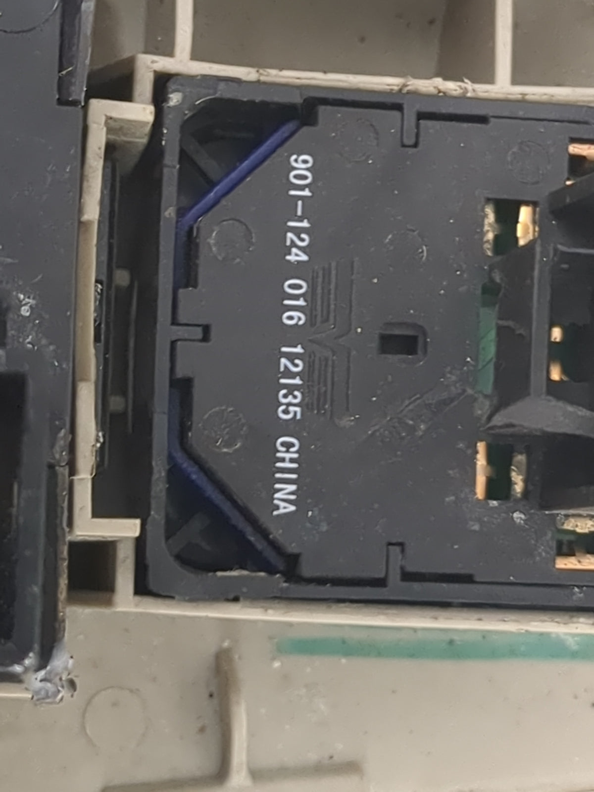 2000-2002 Gmc Yukon Master Power Window Switch Replacement Driver Side Left P/N:901-124 Fits Fits 2000 2001 2002 OEM Used Au