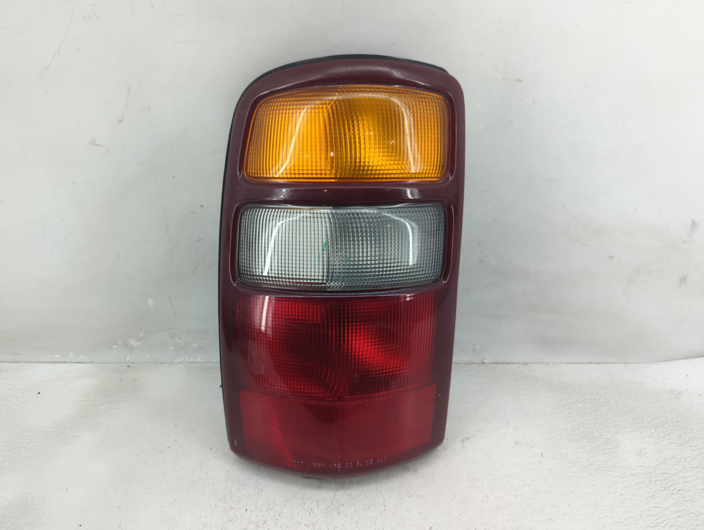 2000-2003 Gmc Yukon Xl 1500 Tail Light Assembly Driver Left OEM P/N:16525375 A Fits Fits 2000 2001 2002 2003 OEM Used Auto P