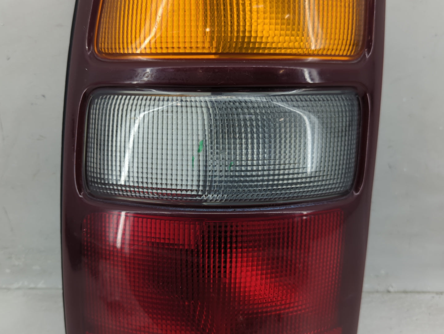 2000-2003 Gmc Yukon Xl 1500 Tail Light Assembly Driver Left OEM P/N:16525375 A Fits Fits 2000 2001 2002 2003 OEM Used Auto P