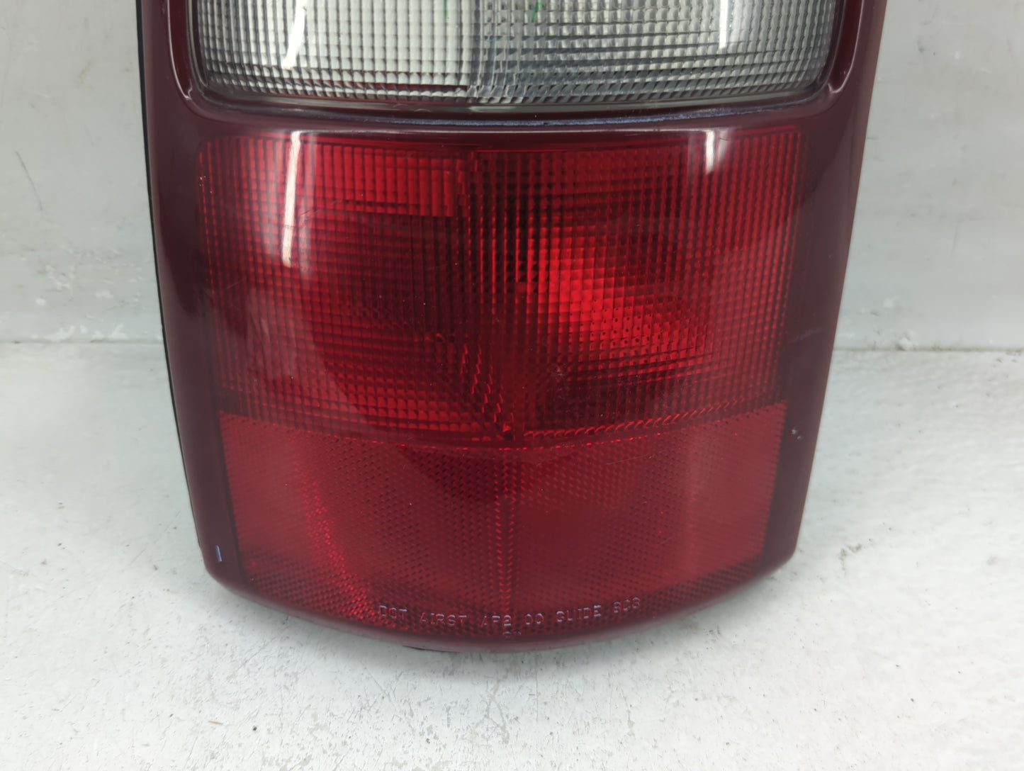 2000-2003 Gmc Yukon Xl 1500 Tail Light Assembly Driver Left OEM P/N:16525375 A Fits Fits 2000 2001 2002 2003 OEM Used Auto P