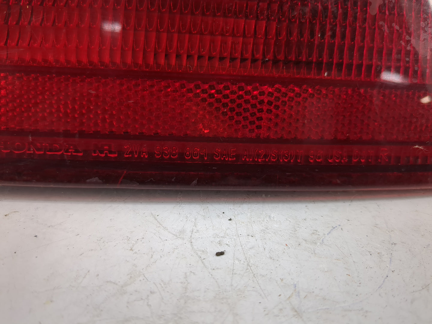1998-2002 Honda Accord Tail Light Assembly Passenger Right OEM P/N:2VA 938 864 Fits Fits 1998 1999 2000 2001 2002 OEM Used A