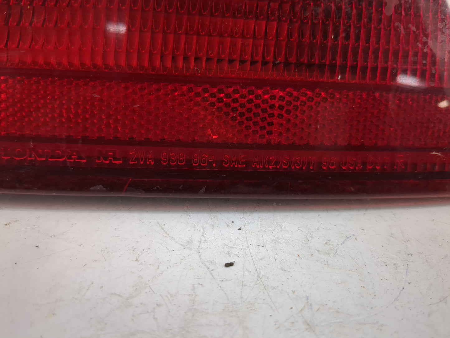 1998-2002 Honda Accord Tail Light Assembly Passenger Right OEM P/N:2VA 938 864 Fits Fits 1998 1999 2000 2001 2002 OEM Used A