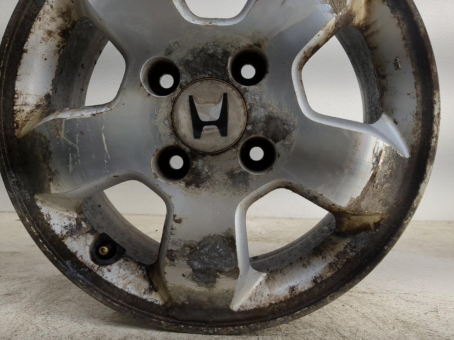 2001-2002 Honda Accord Oem Wheel Rim 1282286 - Oemusedautoparts1.com