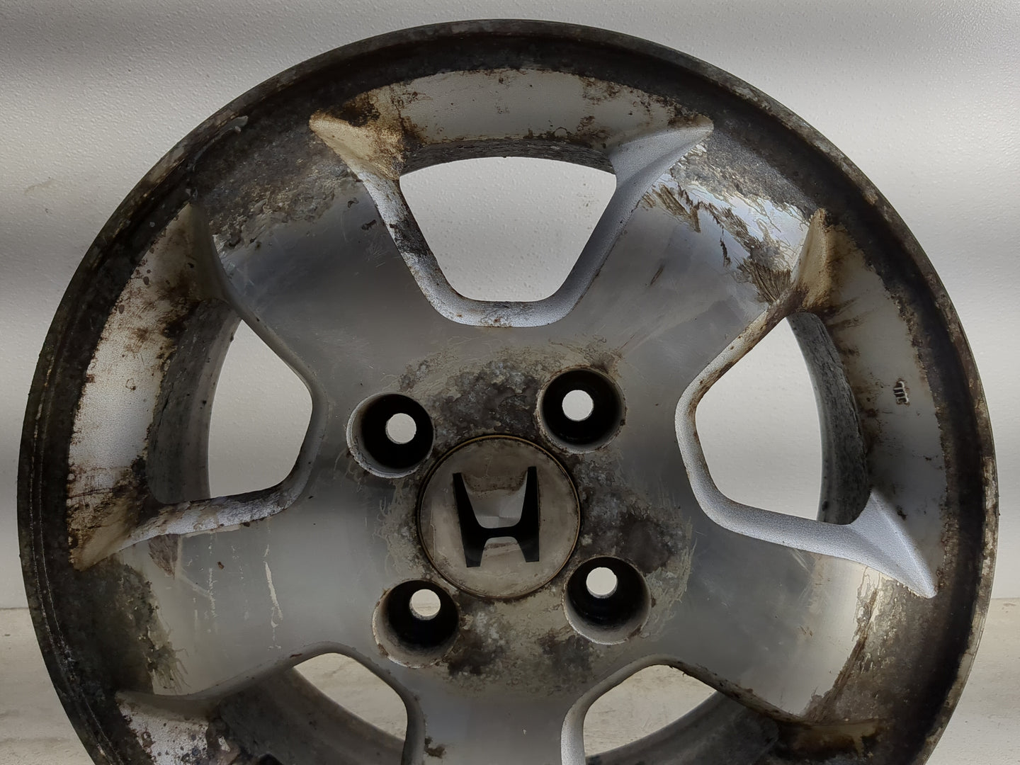 2001-2002 Honda Accord Oem Wheel Rim 1282286 - Oemusedautoparts1.com