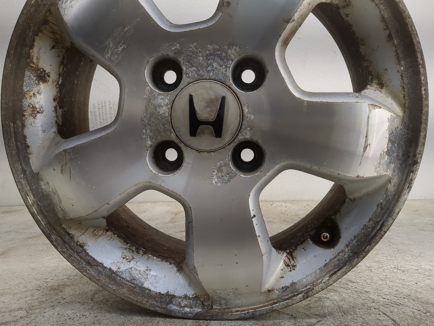 2001-2002 Honda Accord Oem Wheel Rim 1282287 - Oemusedautoparts1.com