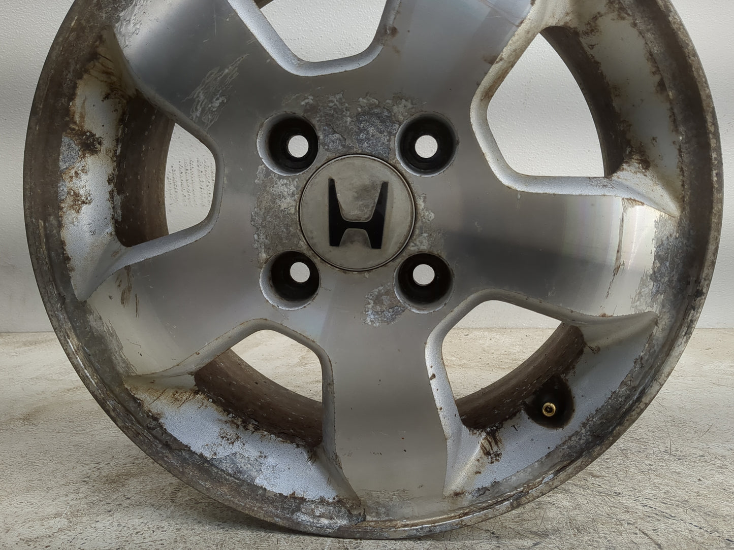 2001-2002 Honda Accord Oem Wheel Rim 1282287 - Oemusedautoparts1.com