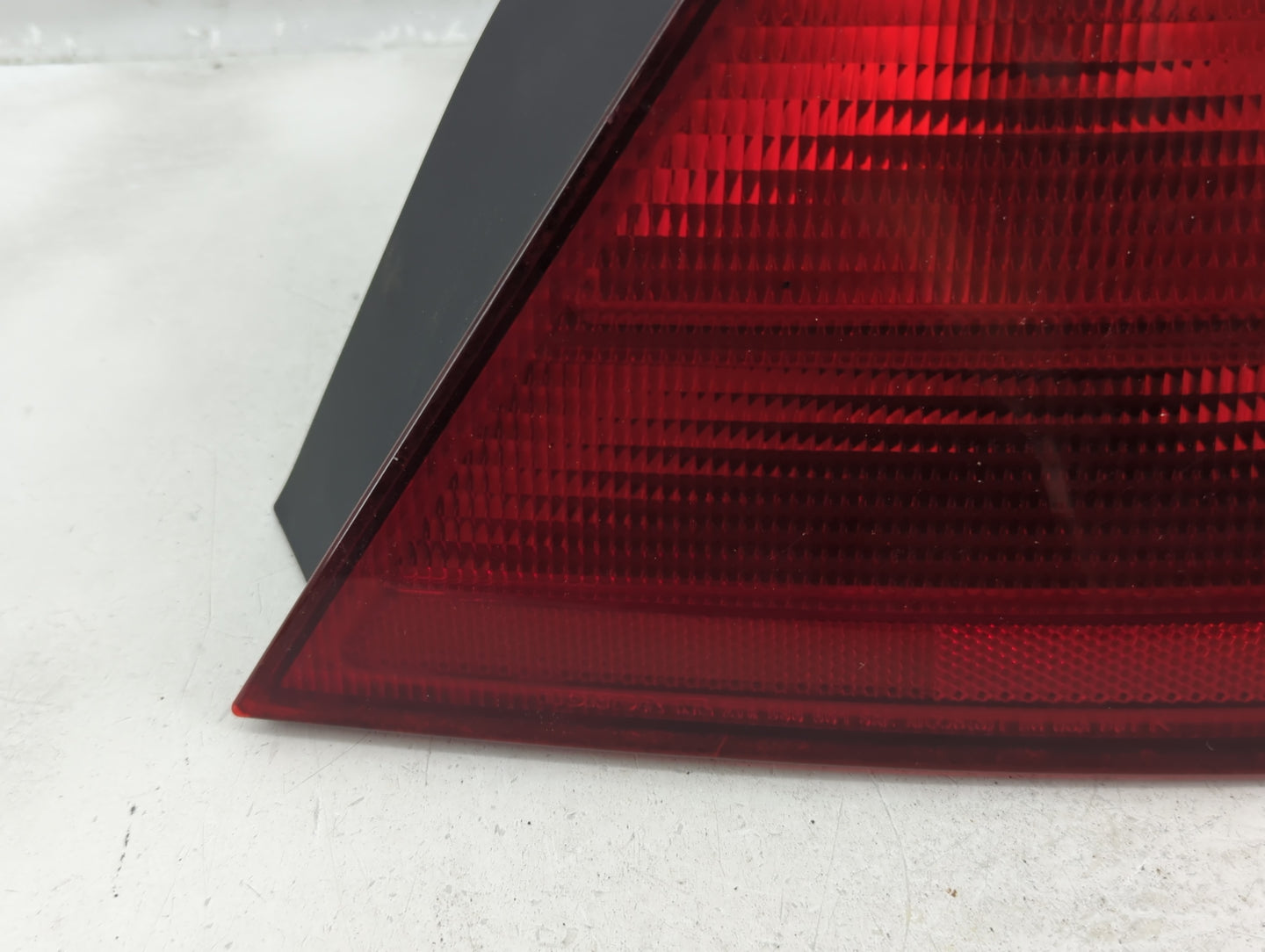 1998-2002 Honda Accord Tail Light Assembly Passenger Right OEM P/N:2VA 938 864 Fits Fits 1998 1999 2000 2001 2002 OEM Used A